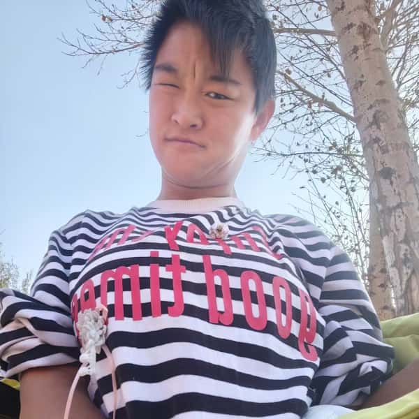 内蒙古24岁单身美女真诚找对象-珠海征婚相亲网