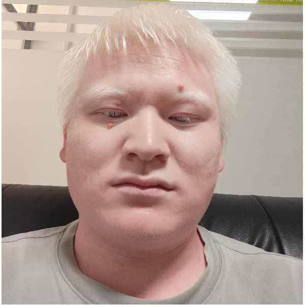 30岁岁安徽单身帅哥 - 珠海吉缘网