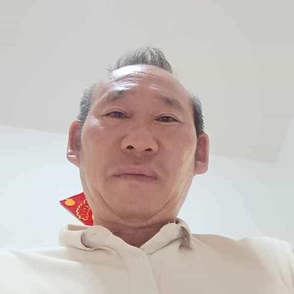 56岁岁云南单身帅哥 - 珠海吉缘网