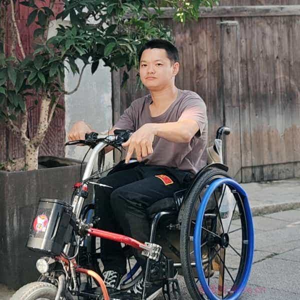 33岁岁湖北单身帅哥 - 珠海吉缘网